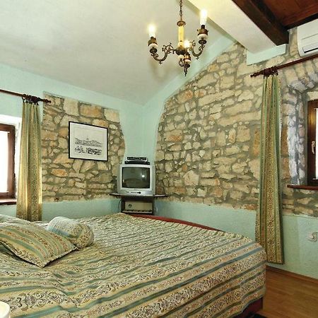 Mugeba 3 Bedroom Accommodation Poreč Extérieur photo
