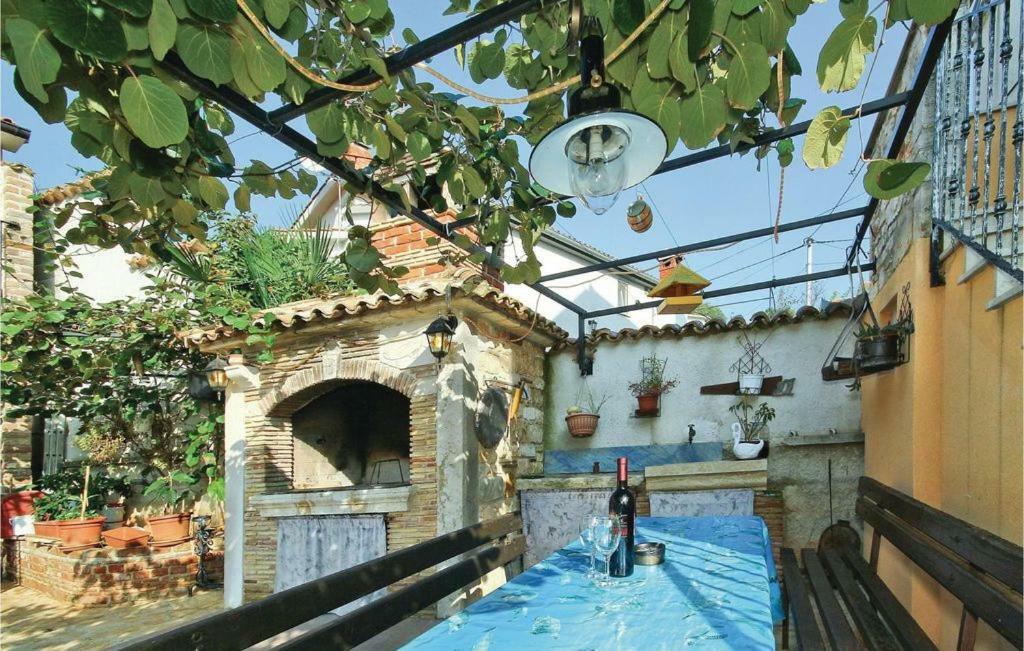 Mugeba 3 Bedroom Accommodation Poreč Extérieur photo